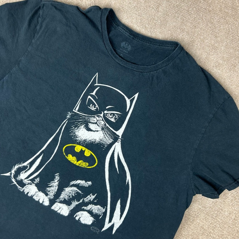 Batman T-Shirt Mens XL Black Superhero Funny Kitty Graphic Print Crew Neck Logo